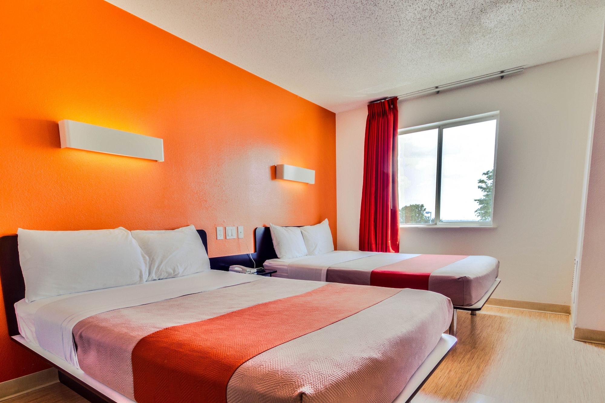 Hotel 6-lewisville, Tx - Dallas